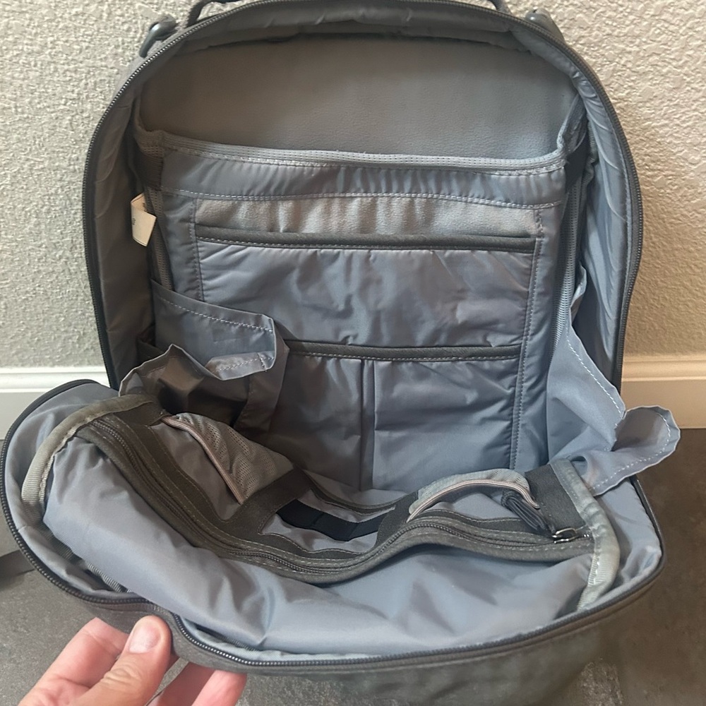 Camelbak laptop backpack - Picture 8 of 9